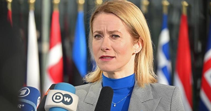 Україна повинна отримати потужні гарантії безпеки, якщо ухвалить рішення не вступати до НАТО: лише український народ має право визначати, на що йти на компроміс заради досягнення миру, - зазначила Каллас.