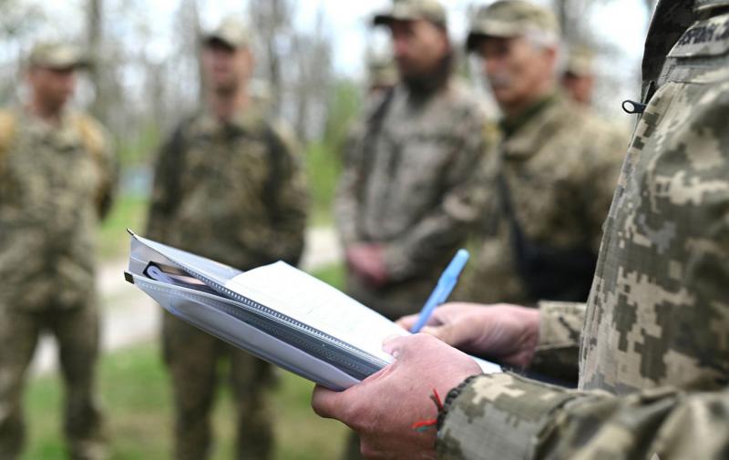 У Порошенка підтвердили, що його син був оштрафований військовим комісаріатом. Експерт звернув увагу на деякі неточності.