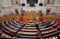 У Греції суд ухвалив рішення про позбавлення мандатів трьох депутатів парламенту, які представляли ультраправі сили.