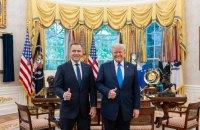 Новий президент Польщі Навроцький та Дональд Трамп обмінялися запрошеннями на офіційні візити.