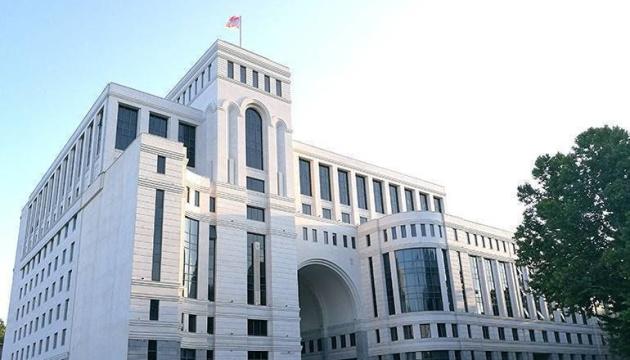 Вірменія висловила своє незадоволення Росії через її втручання у внутрішні питання країни.