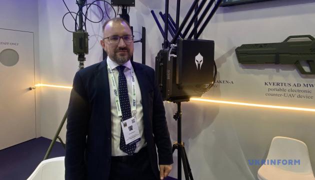 Україна має продовжувати зміцнювати свої оборонні можливості, незалежно від будь-яких мирних пропозицій, оскільки Росія залишиться присутньою, - зазначає експерт.