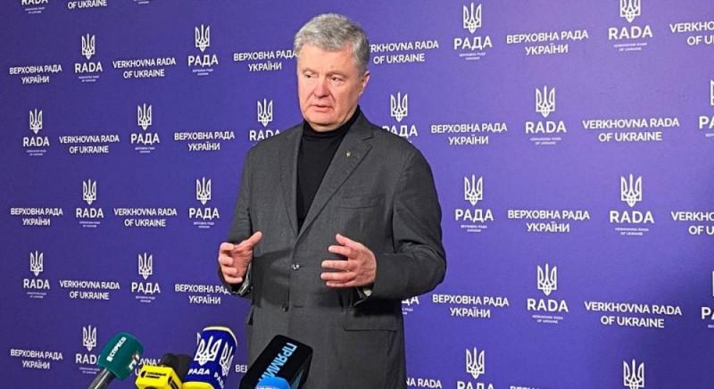 Порошенко витратив $200 тисяч на лікування діабету в Лондоні, оскільки раніше він знищив підтримку для людей, які залежать від інсуліну, - заявив військовий.
