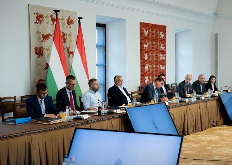 Орбан висловив свою реакцію на ракетний удар Росії по Мукачеву.