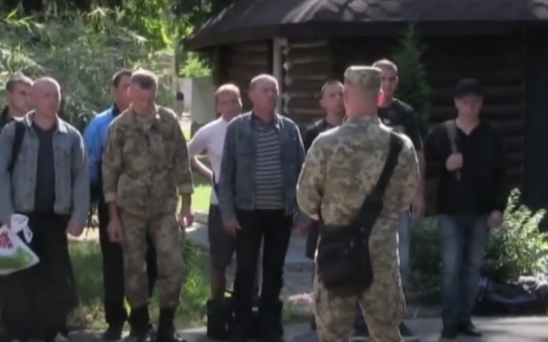 ТЦК відсіває непридатних: депутат роз'яснив, як функціонують військові комісаріати.