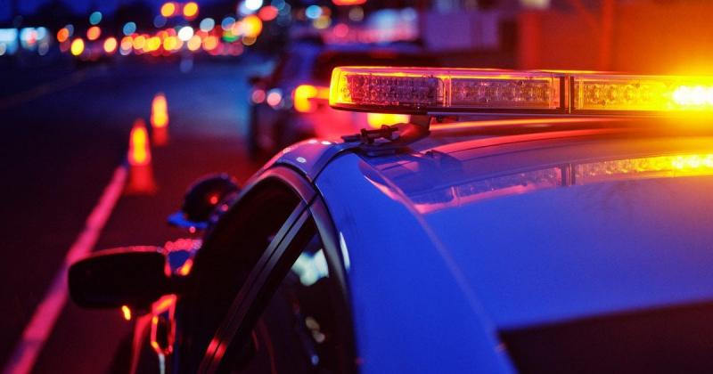 На багатьох автомобілях виявили свастики, намальовані кров'ю людини: хто стоїть за цим вчинком?