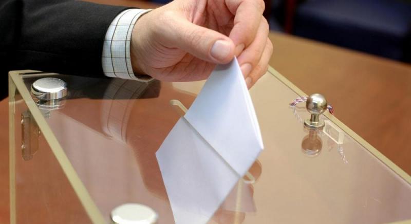 Згідно з результатами опитування, близько 50% виборців з західних країн вважають, що демократія зазнала краху.