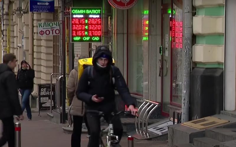 Долар переживе справжні 