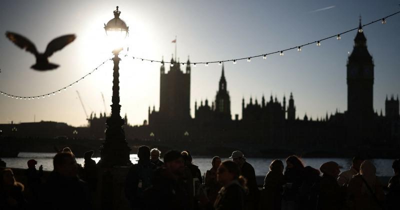 Британська революція: чому уряд Стармера потребує реформування парламенту та які можливі наслідки цього процесу.