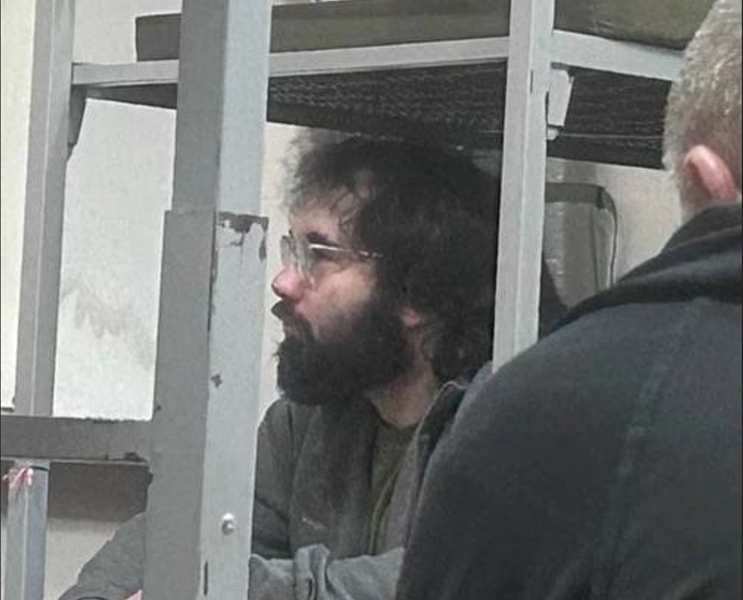Елітний приз: як син скандально відомого нардепа Шуфрича опинився під мобілізацією, але замість цього отримав спеціальне житло та зник у таємничій відпустці.
