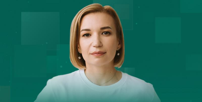 Айвазовська зазначає, що для розвитку демократії необхідні виховання та терпіння. На жаль, ці якості нині не є популярними.